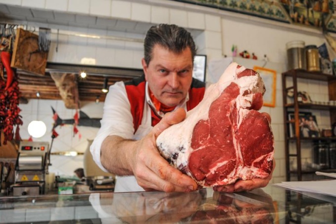 Genova: arriva Dario Cecchini, il “re della fiorentina”