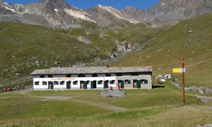 Pericolo caduta sassi sul sentiero del Monviso che conduce al Rifugio Sella, chiuso precauzionalmente