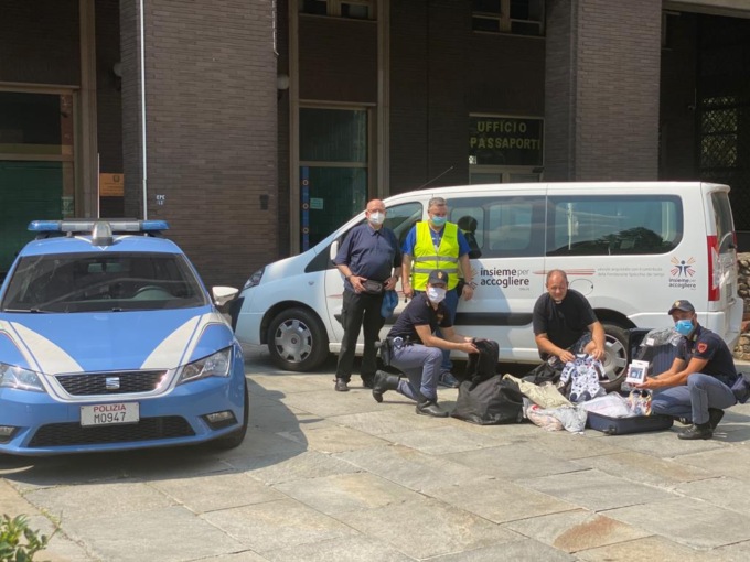 Torino: capi contraffatti sequestrati consegnati ai più bisognosi