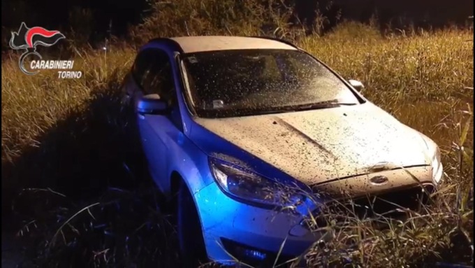 Vinovo (TO): 15enne ruba auto a padre e rischia di investire Carabiniere