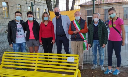Casalnoceto: una panchina gialla contro il bullismo