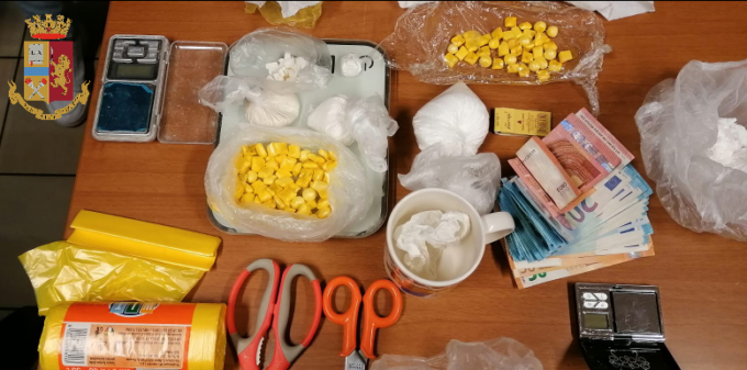 Torino: arrestati due pusher, rinvenuti 400 gr di cocaina