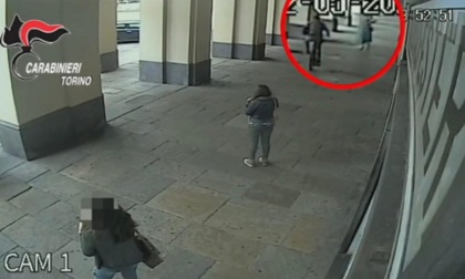 Torino: furti seriali di telefonini, arrestati ladro in bicicletta e ricettatore
