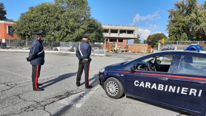 Alessandria, aggressione a danno dei carabinieri. Gli erano stati chiesti i documenti