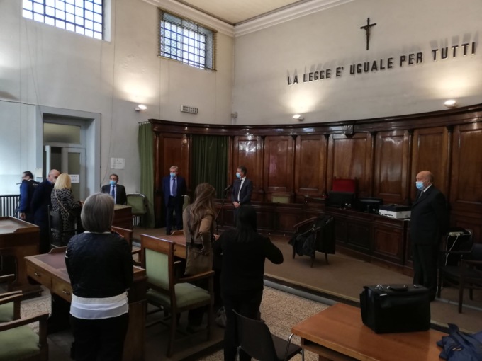 L’avvocato Mario Boccassi incanta la platea nel ricordo del collega Claudio Simonelli