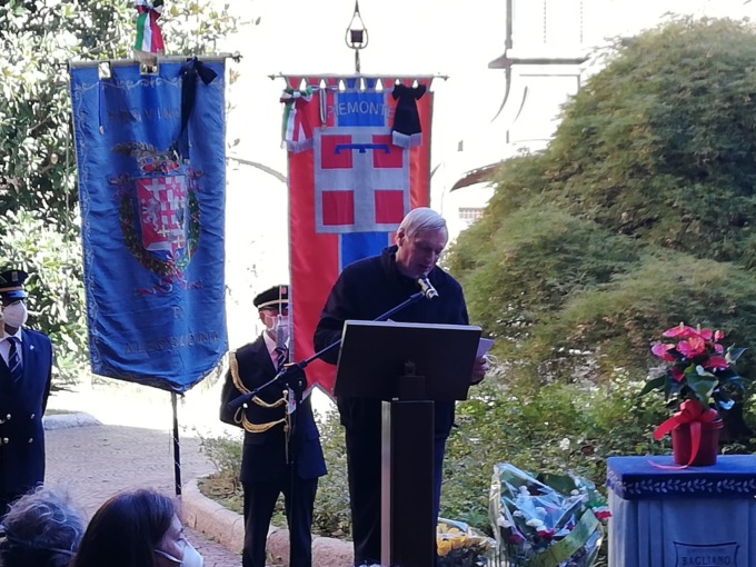 L’ultimo saluto a Carla Nespolo: le foto