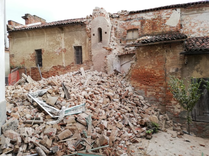 Lu: crolla il campanile della chiesa di San Biagio