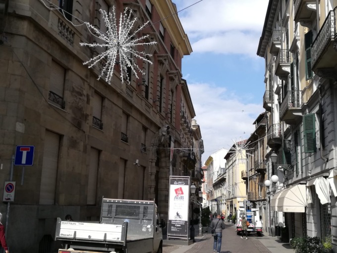 Alessandria: in corso l’allestimento delle luminarie natalizie