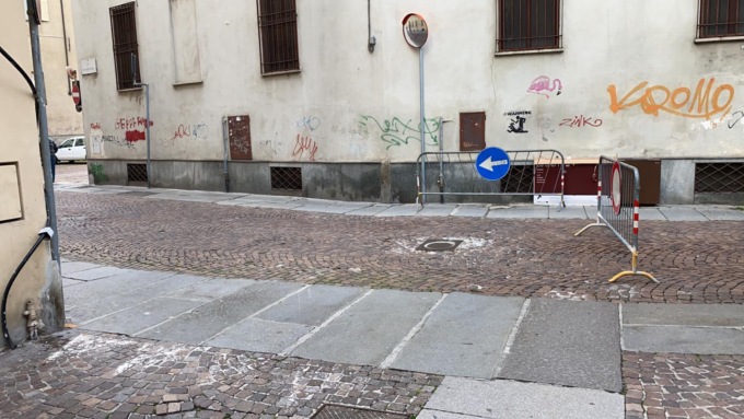 Casale Monferrato: modificata viabilità in via Mameli per rifacimento porfido