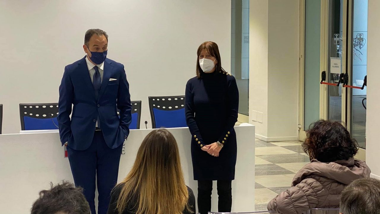 Piemonte “zona arancione”, da oggi riaprono negozi, centri estetici e mercati