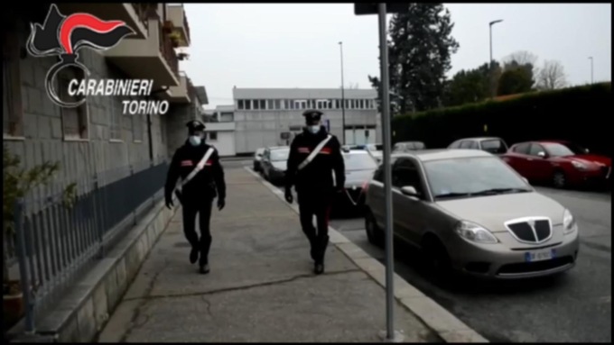 Torino, minacce di morte e pizzo: arrestato estorsore