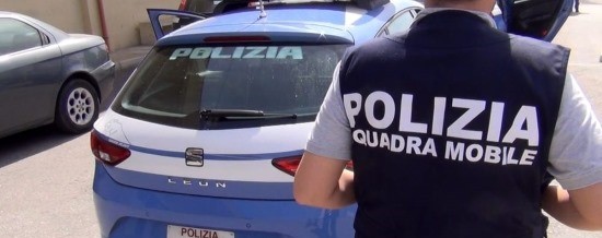 Torino, uomo trovato nella sua auto ucciso da un colpo di pistola