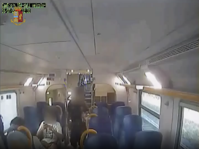 Rapine su treni Torino – Savona: 4 arresti e 2 denunce