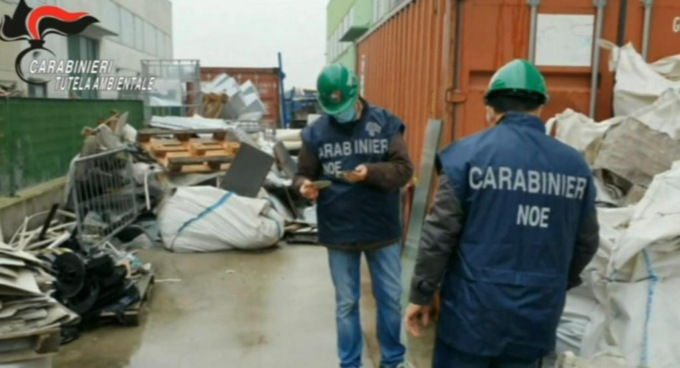 San Benigno Canavese: sequestrate 1.300 tonnellate di rifiuti plastici ed elettronici