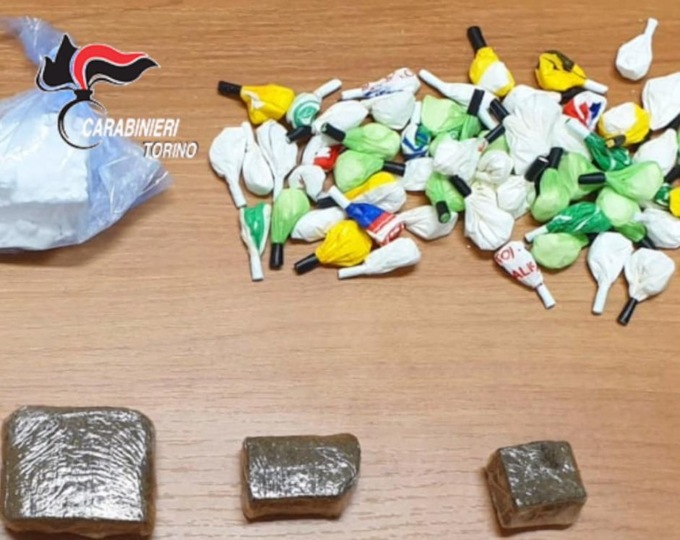 Torino, droga: due arresti e una denuncia
