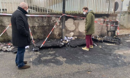 Valenza: incendiati quattro cassonetti nella notte