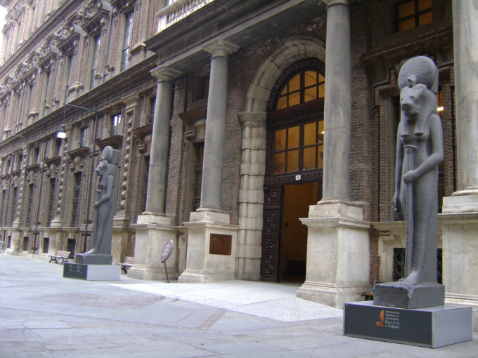 Egitto a km Ø: quest’estate biglietti ridotti per chi raggiunge il Museo Egizio con i treni regionali