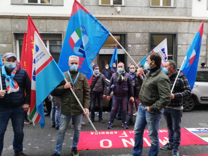 Metalmeccanici in piazza per chiedere il nuovo contratto di categoria