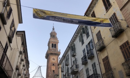 Casale Monferrato: la Torre civica si illumina d’arancione contro la violenza sulle donne