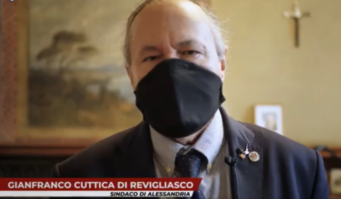 “Usate la mascherina”, l’appello ai giovani di Alessandria (VIDEO)