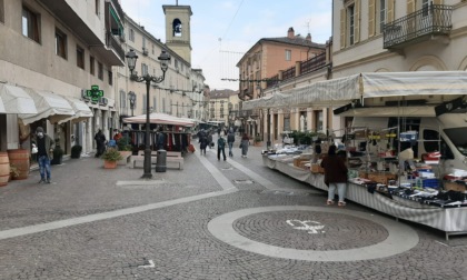 3' con...Ambulanti sul piede di guerra ad Acqui Terme