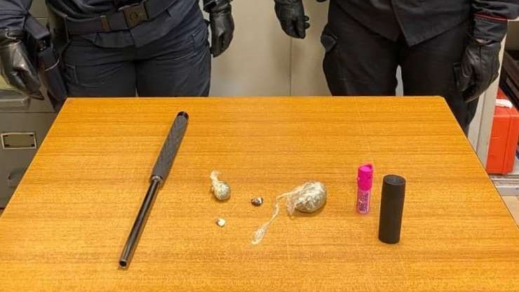 I genitori esasperati fanno arrestare chi vendeva droga ai loro figli: sorpresa, anche i pusher…