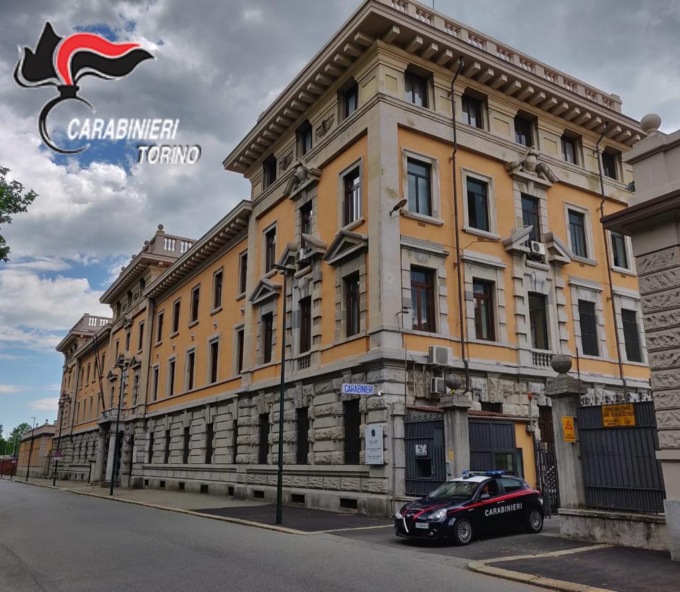 Torino: sparano con pistola scenica, tre denunciati