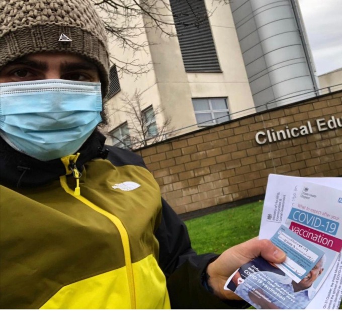 Il primo infermiere italiano vaccinato è alessandrino e lavora nel Regno Unito