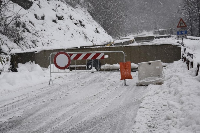 Gnocchetto: rompono sbarre per passare sulla SP 456 chiusa per neve, denunciati