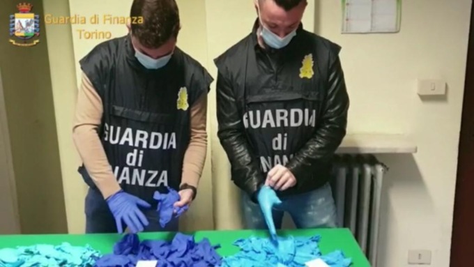 Torino: sequestrati giocattoli potenzialmente pericolosi