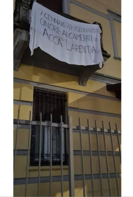 Alessandria, drappo per i “camerati di Acca Larentia” nella sede di Fratelli d’Italia