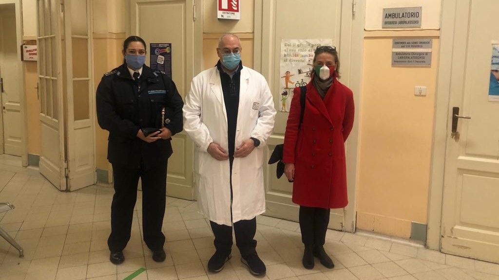 Ospedale Infantile, doni dell’Epifania dalla Polizia Penitenziaria