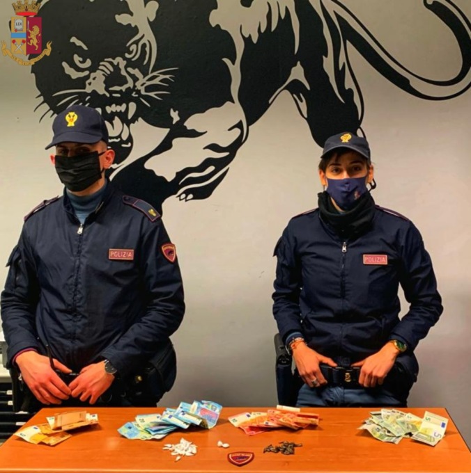 Torino: beneficiario del reddito di cittadinanza arrotonda con lo spaccio