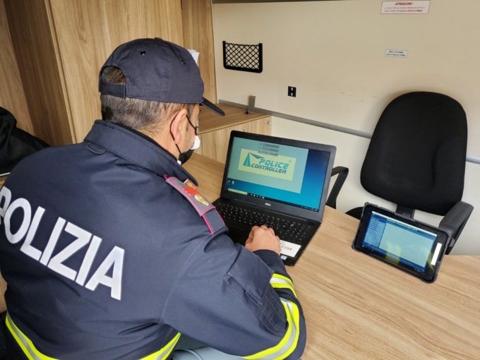 Genova: ruba elettricità, denunciato