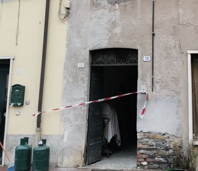 Ronco Scrivia: scoppia bombola in casa, gravi danni e inquilino in codice rosso