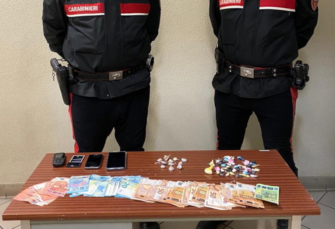 Tortona: non rispetta l’alt e la fuga finisce con un incidente, arrestato 26enne