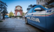 Alessandria: si dà alla fuga per non effettuare l'alcol test e danneggia auto della Polizia