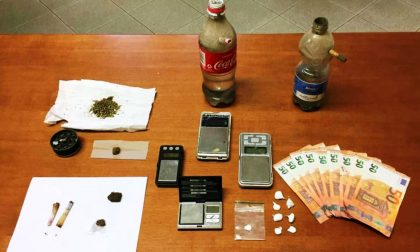 Cocaina, marijuana e soldi falsi: in manette una coppia di spacciatori