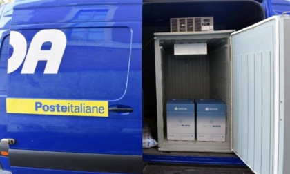 Tortona, Poste Italiane consegna i vaccini AstraZeneca