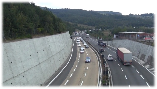 Abbandona auto in autostrada: giovane in stato confusionale ritrovato dalla Polstrada di Ovada