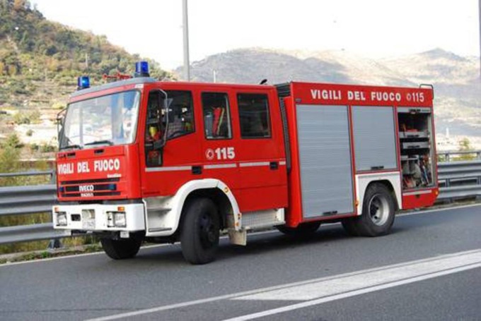 Incendio in area agricola a Castelnuovo Magra: trovato corpo bruciato