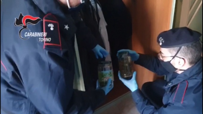 Torino: 4 arresti per droga e maltrattamenti in famiglia