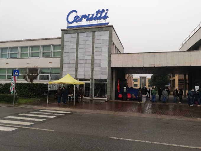 Primi approcci tra sindacati e Bobst sul futuro dei lavoratori ex Cerutti