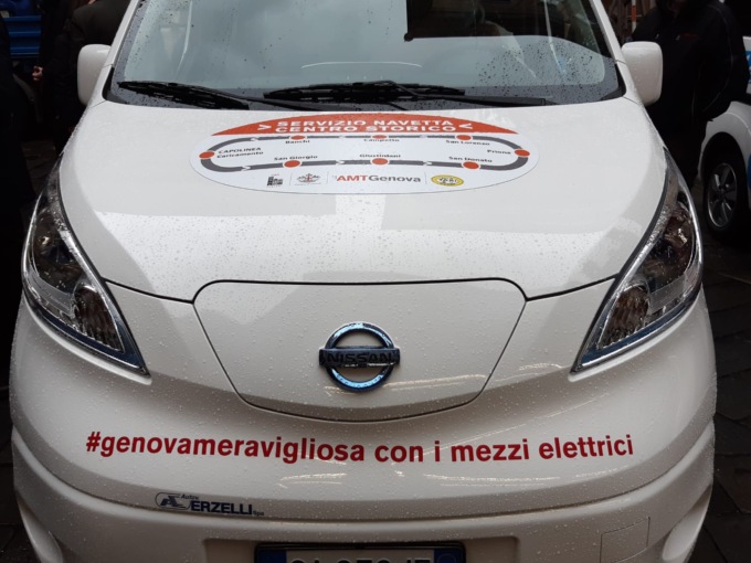 Centro Storico di Genova, pronta sperimentazione della nuova linea elettrica: da domani navetta gratis