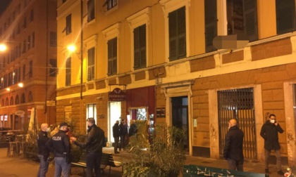 Genova, accoltellamento in negozio in via Colombo