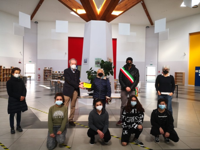 Acqui Terme, da Rotary Club defibrillatore per scuola Monteverde