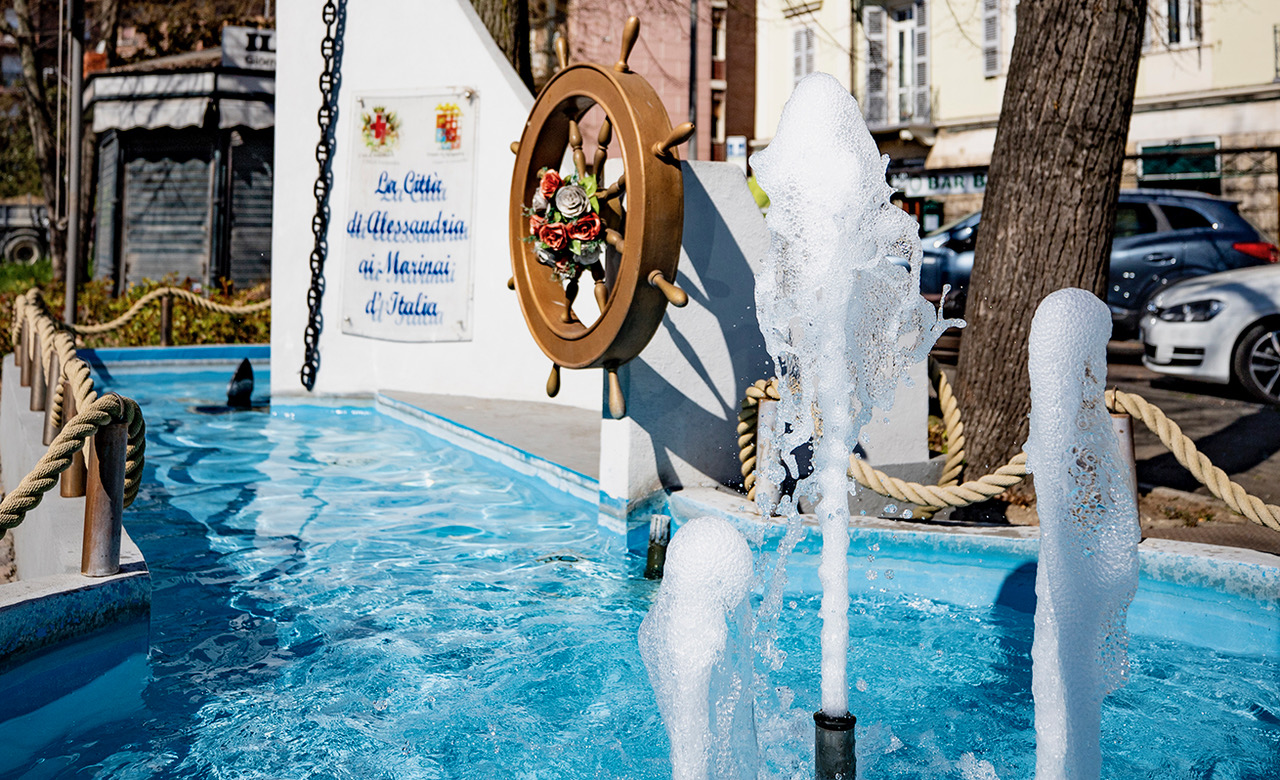 Riaperta ad Alessandria la fontana-monumento ai Marinai d’Italia