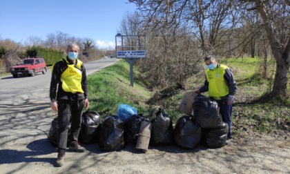 Acqui Terme: volontari civici raccolgono 20 sacchi di rifiuti abbandonati