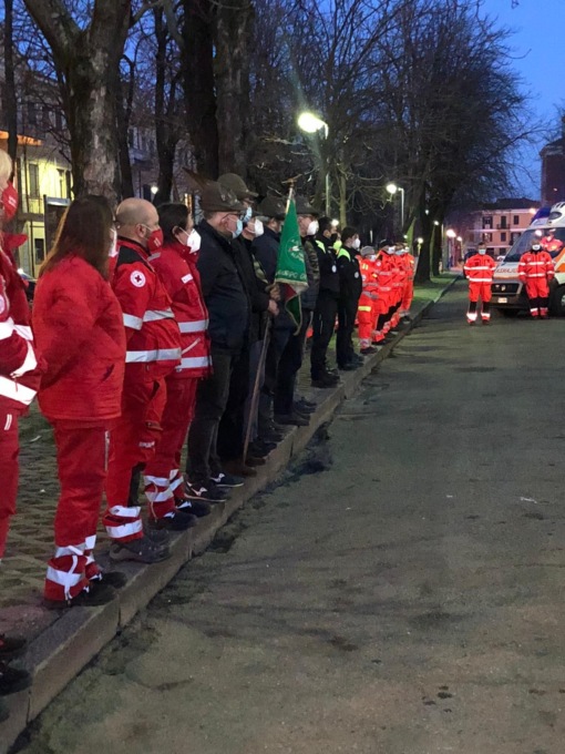 Valenza, flash mob in onore delle vittime Covid