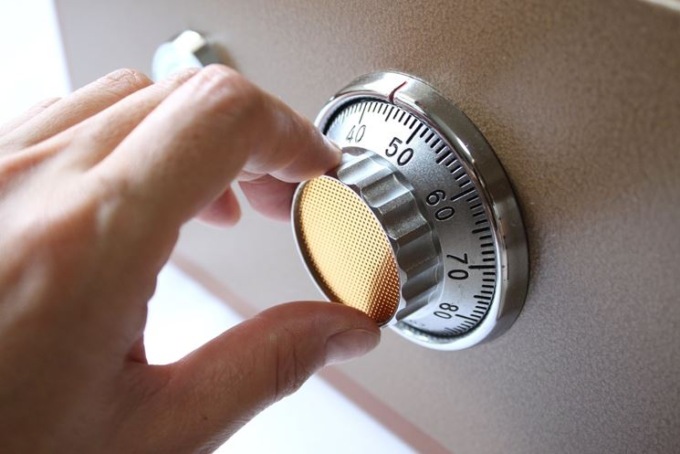 Isola Sant’Antonio: furto in banca, asportata cassaforte